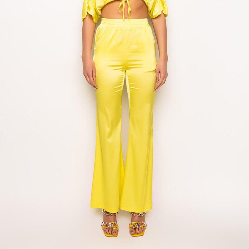 NWT Akira Wide Leg Neon Yellow Gold Silky Pants Size Medium - Picture 3 of 8